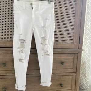 American eagle White Distressed Women Jeans